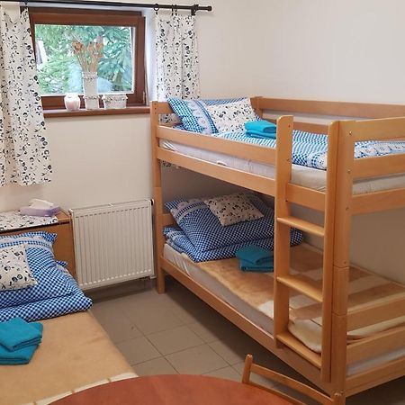 Na Samote U Lesa -Rasovna Apartment Msecke Zehrovice Bagian luar foto